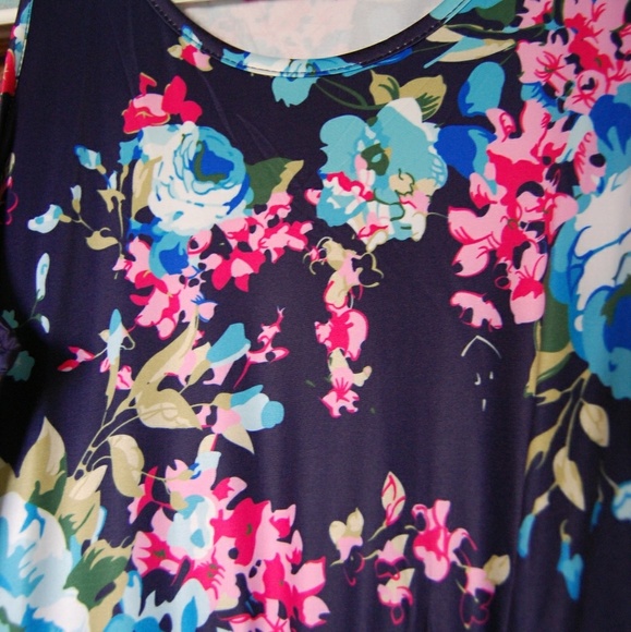 Perfect Floral Summer Maxi Dress - Picture 2 of 2